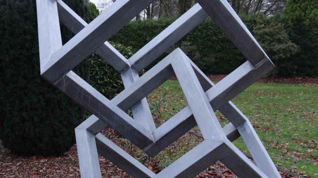 Kubusvormige sculpturen